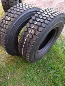 Trukin renkaat 2kpl, 8.25-15